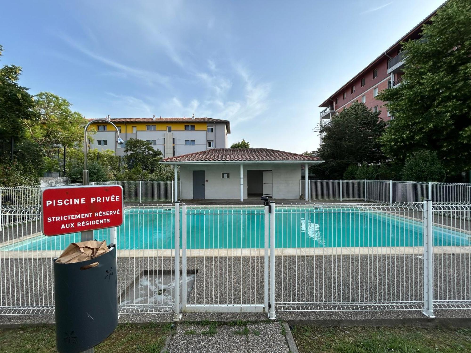 Appartement Cosy Agen Centre Avec Lit King Size المظهر الخارجي الصورة